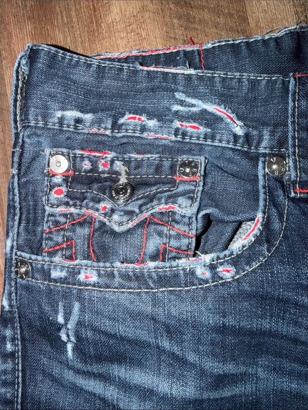 MENS TRUE RELIGION STRAIGHT JEANS DISTRESSED WITH RED STITCHING SIZE 38
